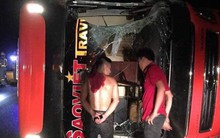 Xe khách Sao Việt lật trên cao tốc Nội Bài - Lào Cai sau va chạm, 3 người bị thương