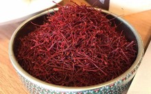 Sự thật 'vàng đỏ' giá trăm triệu làm giả từ bột nghệ và hoá chất