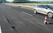 Cao tốc Đà Nẵng - Quảng Ngãi 34.500 tỉ đồng tiếp tục hư hỏng, đường lún như luống khoai