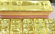 Giá vàng khép lại tháng tăng cao nhất trong 3 năm