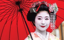 Lý do geisha Nhật Bản luôn bôi son đỏ, quốc kỳ cũng vẽ mặt trời đỏ hay văn hóa "cuồng" màu rực rỡ của xứ Phù Tang