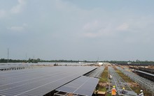 Hưởng nguồn điện vô tận, giá chát gần 2.000 đồng/kWh