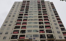 Tạm dừng dự án bãi xe ngầm công viên Cầu Giấy, cư dân... tạm dỡ băng rôn