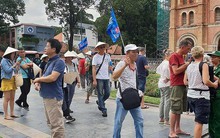 Khách bỏ trốn, công ty du lịch lo phá sản