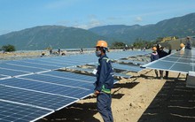 Điện mặt trời, điện gió: Bí đầu ra, vì sao?