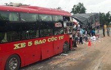 Xe khách đối đầu xe tải trên quốc lộ 1A, 2 tài xế tử vong, nhiều người bị thương