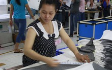 Hướng dẫn mới về thủ tục hưởng thai sản với lao động nữ sinh con