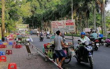Hàng loạt công viên trở nên nhốn nháo vì hàng rong