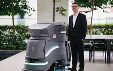 Bị bạn gái "đá" vì nghèo, người đàn ông từ công nhân vệ sinh vươn lên thành CEO công ty hơn 3.000 nhân viên