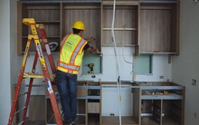 Mỹ áp thuế mặt hàng tủ gỗ và bàn trang điểm nhập khẩu của Trung Quốc