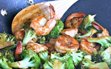 Loại rau chống được 8 bệnh ung thư bao gồm ung thư vú và dạ dày, chợ Việt Nam vừa sẵn lại rẻ bèo