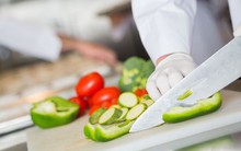 Chuyên gia Mỹ cảnh báo bùng phát căn bệnh có thể dễ dàng lây lan khi đi ăn ở nhà hàng có thực phẩm "bẩn"