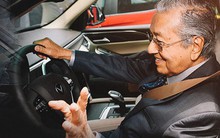 Tuổi U100 của Thủ tướng Malaysia và tốc độ 100km/h trên đất Việt