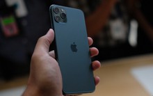 Cận cảnh iPhone 11 Pro và 11 Pro Max: Mặt lưng kính mờ, cụm camera hài hước, không thực sự có nhiều cải tiến