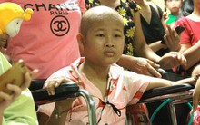 Lời cầu nguyện của "chiến binh đầu trọc" trong đêm Trung Thu sớm ở bệnh viện: "Con ước mơ mình khỏe mạnh để được về và đi học"