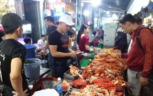 Khó lọt cửa Trung Quốc, tôm hùm Mỹ 'bò' sang Việt Nam