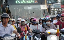 Cuối tuần đường phố Hà Nội vẫn tắc cứng