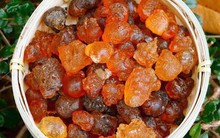 Vì sao chị em thi nhau mua hạt nhựa đào về nấu chè dưỡng da dù giá 'cắt cổ'?