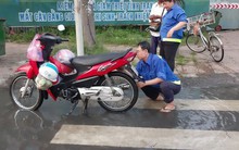 CLIP: Nhiều tuyến đường ở nội ô Cần Thơ bị triều cường “nhấn chìm” sáng cuối tuần