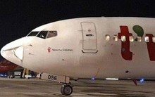 Máy bay Hàn Quốc hạ cánh khẩn nguy xuống Tân Sơn Nhất do vật thể lạ