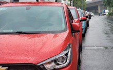 "Thượng vàng, hạ cám" từ xế sang bạc tỷ đến xe cỏ siêu rẻ tại chợ ô tô lớn nhất Hà Nội