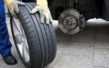 Nguyên nhân nào khiến xe hơi "ngốn" nhiên liệu bất thường?