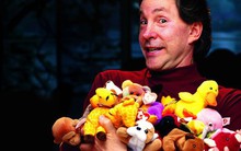 ‘Bong bóng’ thú nhồi bông - Con đường tỷ phú của “bậc thầy lừa đảo” Ty Warner: Tạo khan hiếm ảo, tăng giá 3.000 lần, đánh lừa cả nước Mỹ