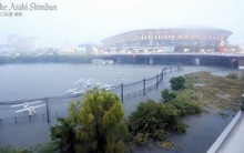 Siêu bão Hagibis vừa gây ra rung lắc cấp độ 4 khiến dân Nhật lo sợ thảm họa kép kèm sóng thần, động đất, lực lượng cứu hộ hoạt động hết công suất