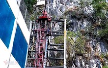 Hà Giang: Thang máy 102 tầng giữa phố cổ Đồng Văn