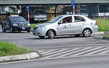 Có nên “chia đôi” Luật Giao thông đường bộ?