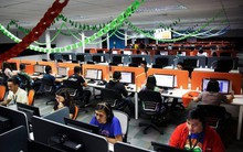 Ngành "call center" ở Philippines: Lương cao hơn bác sĩ, gấp đôi nhân viên ngân hàng, nhưng sinh hoạt theo giờ Mỹ, nhiễm trùng tai và khủng hoảng tinh thần thường xuyên