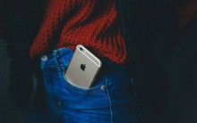 4 vị trí không nên đặt điện thoại nhưng nhiều người vẫn làm sai, gây nguy cơ vô sinh