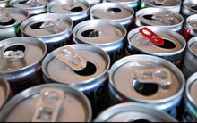 Chàng trai 26 tuổi hoàn toàn khỏe mạnh bỗng dưng đau tim và tê liệt tay vì ngày nào cũng uống 8-10 lon loại nước này