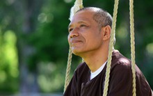 CEO Thái Hà Books: Người có tố chất lãnh đạo là người vượt qua khủng hoảng và chịu được cô đơn, bạn muốn làm Đại bàng vượt bão đi lên hay chỉ là Kền kền ăn xác chết để sống?