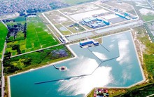 Giá nước sông Đuống đắt gấp đôi: Vạn dân Hà Nội gánh nước giá đắt