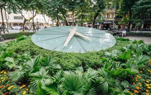 Ở Hà Nội nhiều năm, nhưng chưa chắc bạn nhận ra đây là một chiếc đồng hồ Thụy Sỹ khổng lồ giá 20.000 USD được đặt bên hồ Gươm