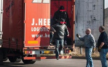 Chiến thuật đen tối của băng đảng đưa “quan tài thép” vào Anh