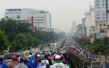 Cửa ngõ sân bay Tân Sơn Nhất hỗn loạn đầu tuần