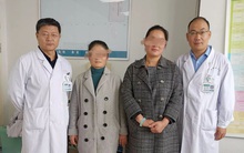 2 chị em ruột tự phát hiện ung thư vú nhờ 1 việc đơn giản, đến bác sĩ cũng phải khen ngợi và khuyên mọi người học theo