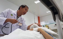 Bé gái 13 tuổi ở TP.HCM nhảy lầu 8 tự tử, khi biết lý do ai cũng giật mình vì có nhiều cha mẹ mắc phải