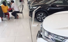 Ôtô hết cửa "làm giá" cuối năm