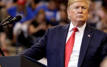 Đảng Dân chủ gọi, ông Trump không trả lời