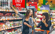 Nhân viên siêu thị tiết lộ mánh khóe 'bẫy' khách mua hàng