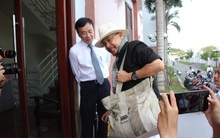 Tòa cho ông Vũ, bà Thảo ly hôn. 4 con do bà Thảo nuôi, ông Vũ cấp dưỡng mỗi năm 10 tỷ đồng