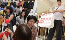 UNIQLO Đồng Khởi chính thức mở cửa, khách trung niên mua "ác" nhất