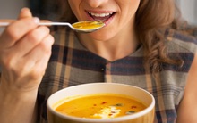 Các bác sĩ “bóc trần” những thói quen gây hại sức khỏe, nhiều người sẽ phải giật mình vì trước giờ toàn làm sai