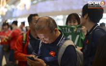 Đáng thương như Chương Thị Kiều: Muốn xin chữ ký thầy Park mà không được, chân thì đau quá phải ngồi một chỗ trong suốt quá trình làm thủ tục về nước