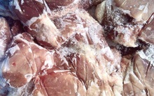 Gom cả tạ lợn, đông đá 3 tháng để Tết gói bánh chưng