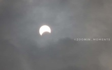 Mãn nhãn với loạt ảnh nhật thực hình khuyên cuối cùng của thập kỷ vừa mới diễn ra vào trưa nay được dân mạng thế giới chia sẻ rần rần