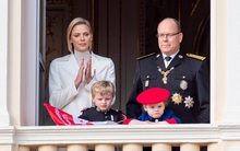 Thêm một nhân vật hoàng gia nổi tiếng trải lòng mình giống như Meghan Markle: “Đôi khi thật khó để mỉm cười” và phản ứng bất ngờ của công chúng